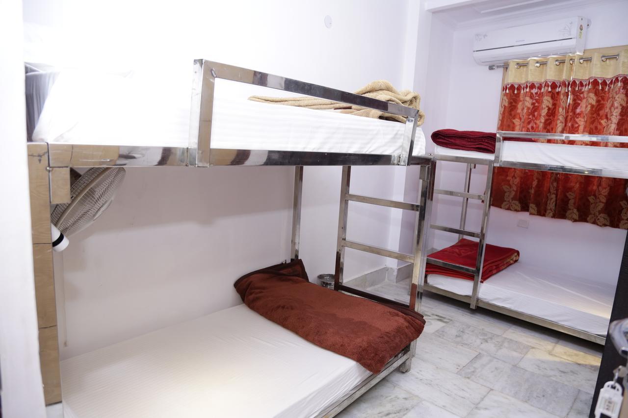 Albergue Backpackers Heaven New King - New Delhi Train Station Exterior foto